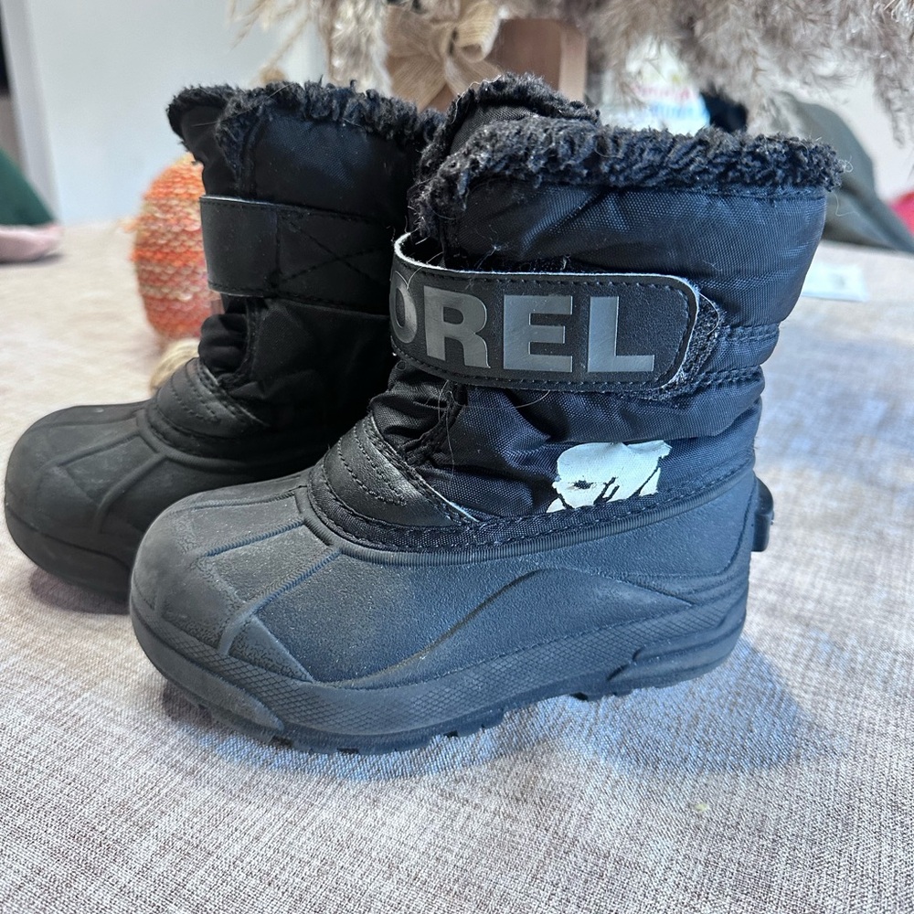 Kids size 10 warm winter Sorel boots
